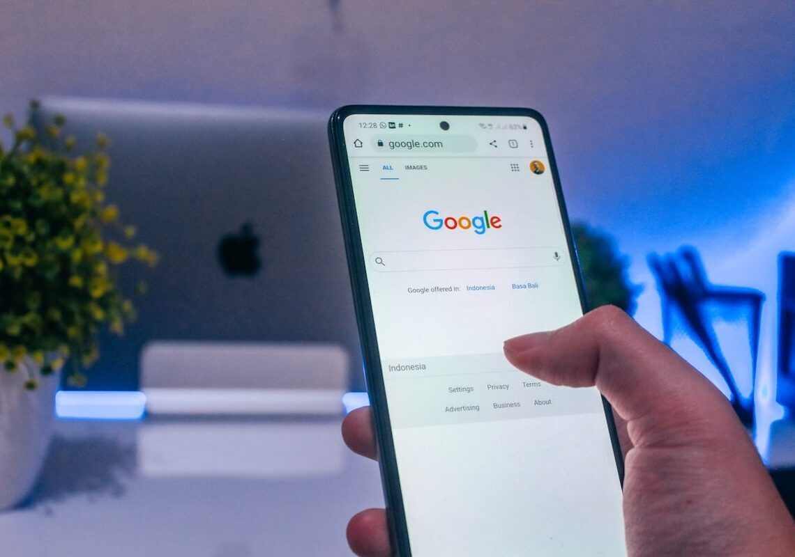 Google Search groups sponsored results in update