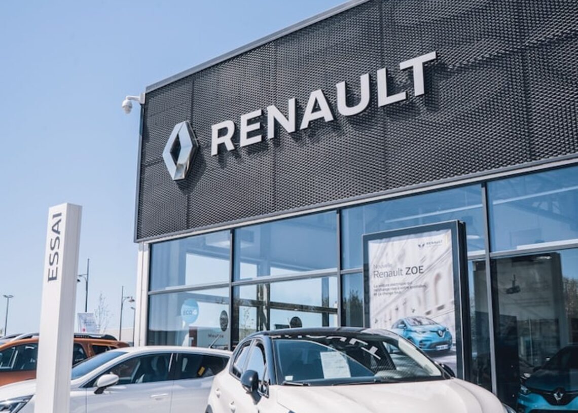 Renault plans 3,000 job cuts in support functions