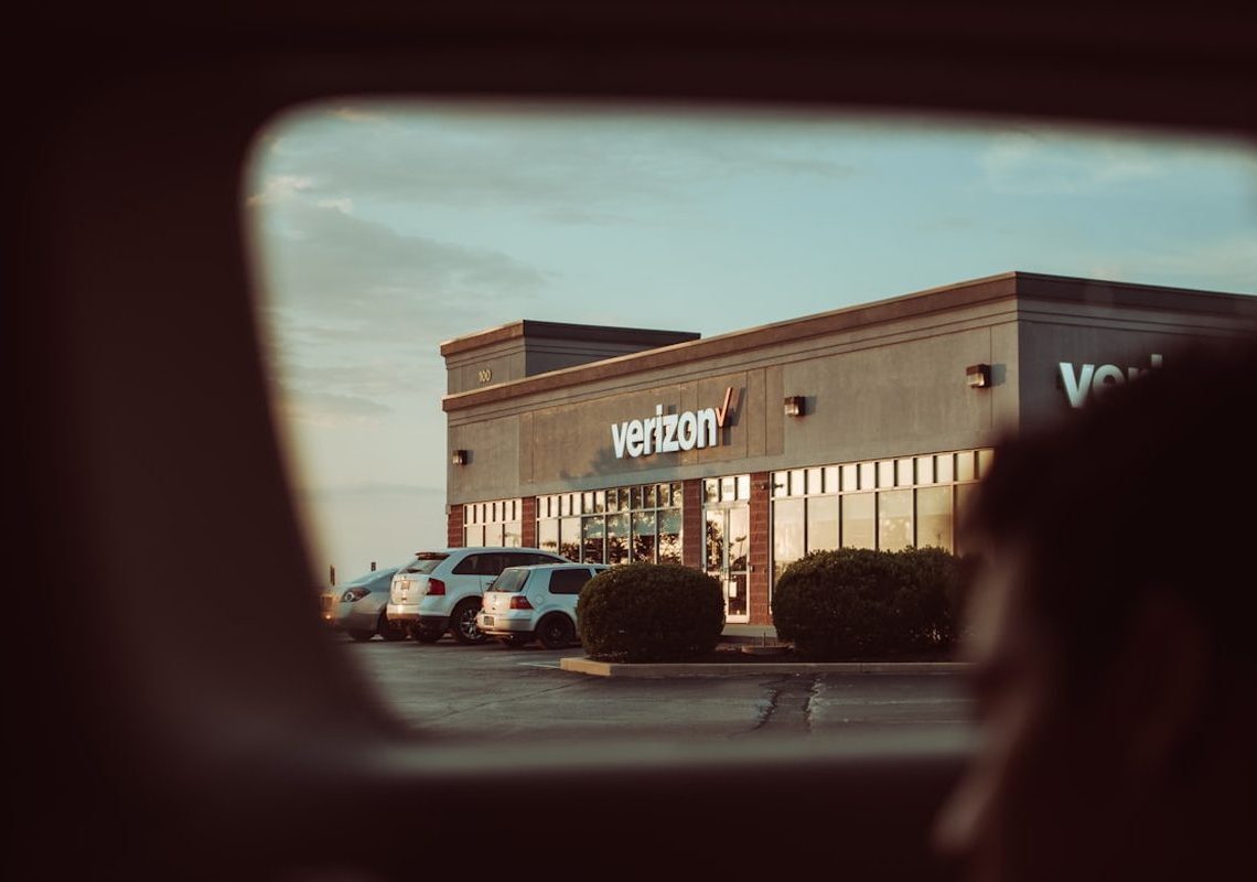 Verizon restores service after 10-hour outage
