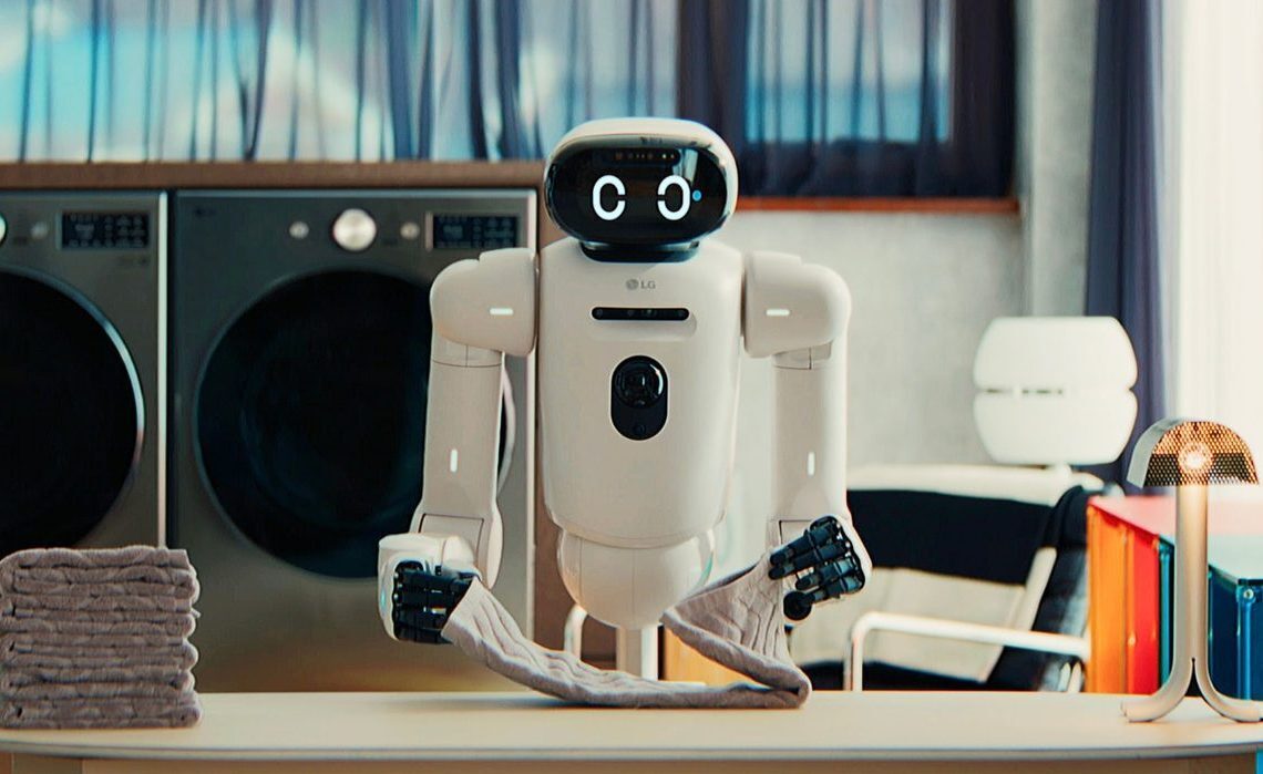 LG Electronics announces LG CLOiD home robot