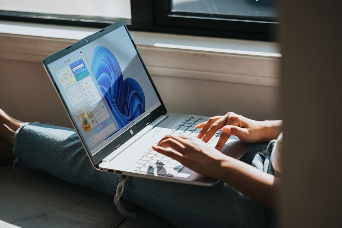 Microsoft issues second Windows 11 patch for Outlook crashes