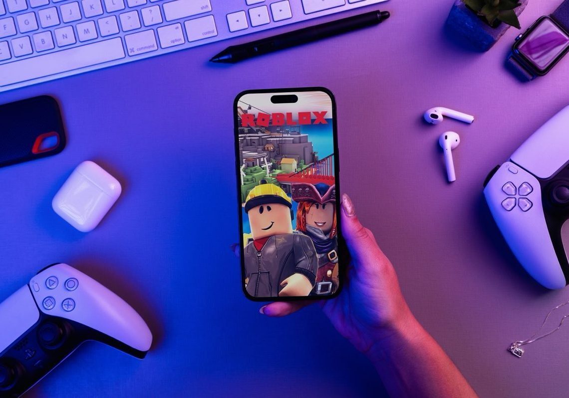 Roblox rolls out mandatory age checks for chat worldwide