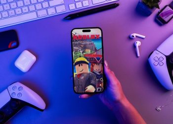 Roblox users must scan faces to unlock chat features