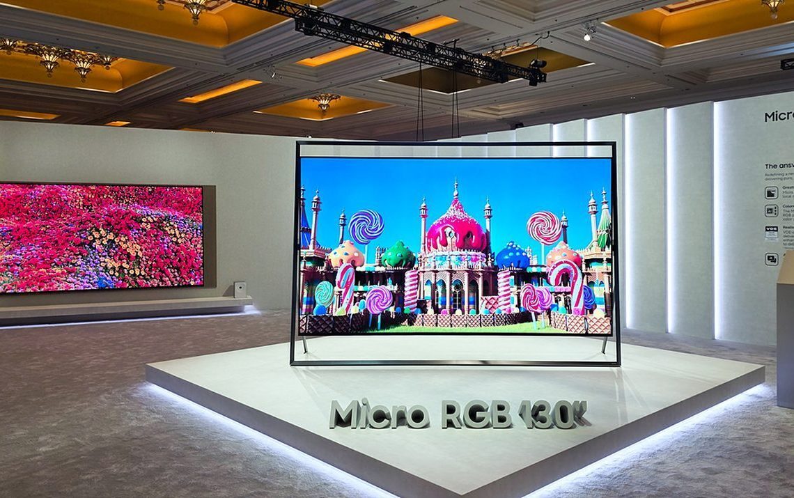 Samsung Display shows crease-free foldable prototype at CES 2026