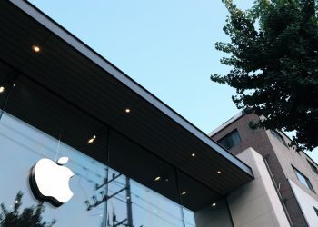 Apple targets 20M AI pin units by 2027 battles OpenAI hardware