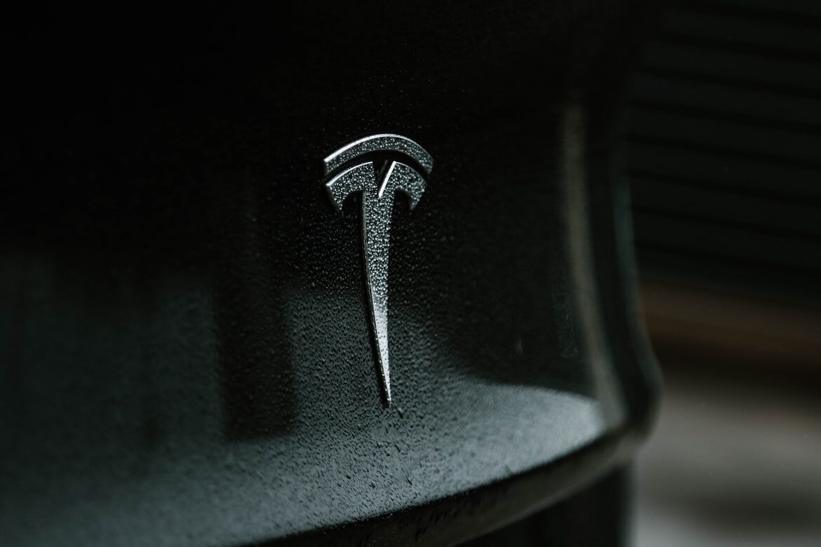 Tesla revives Dojo3, AI5 chip stable for FSD