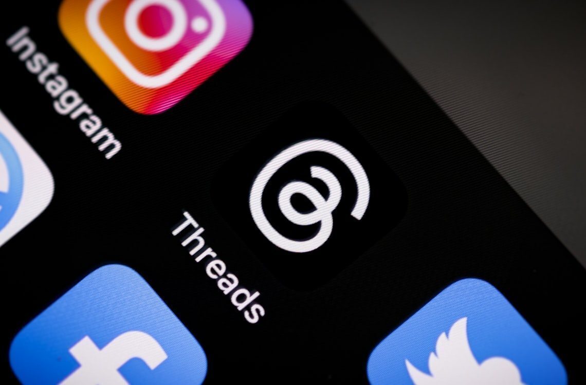 Threads overtakes X with 141.5M mobile users