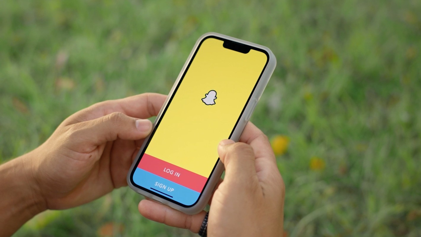 EU Slams Snapchat Over Child Safety "Failures"
