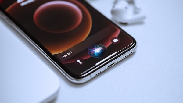 Apple brings more personal Siri speech controls to beta 3